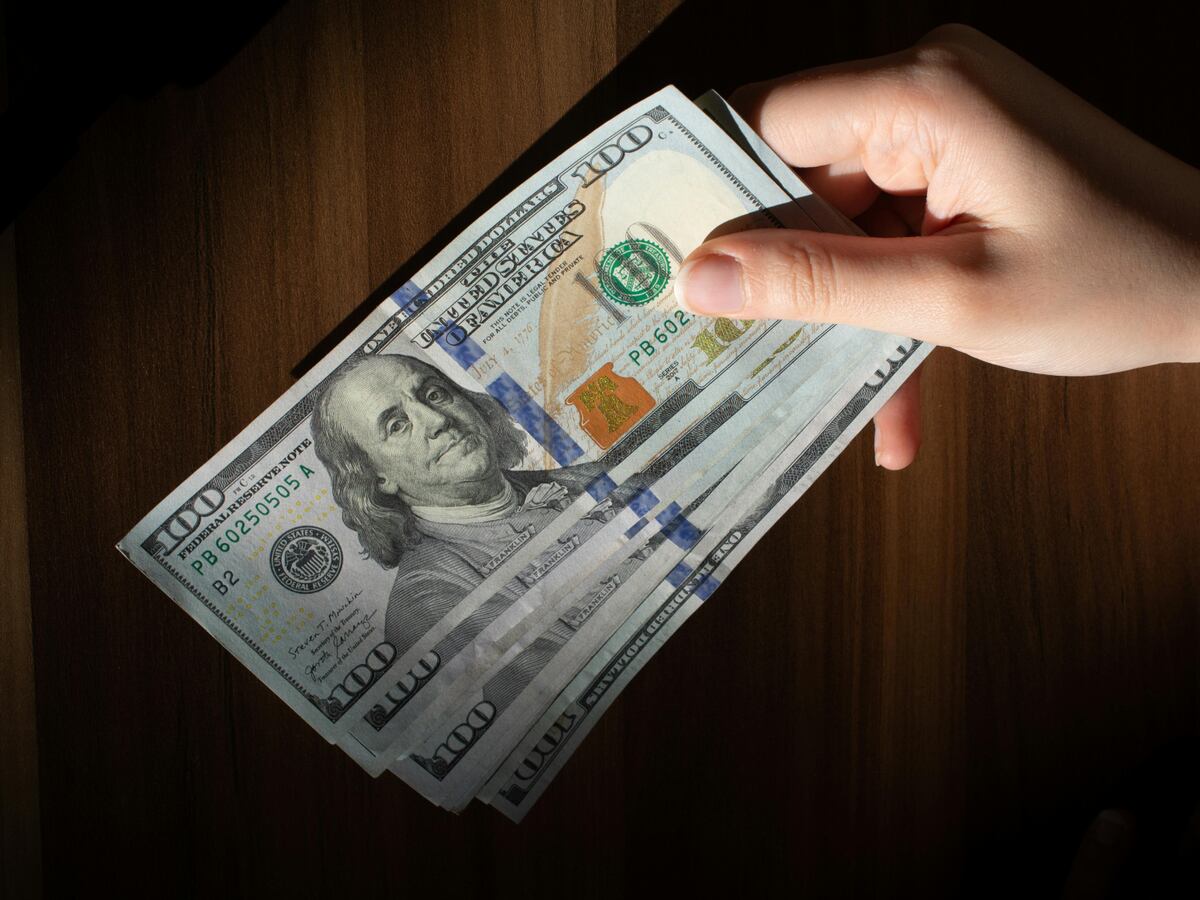 Los cheques de estímulo son un incentivo económico para determinado sector de la población (Foto: Pexels)