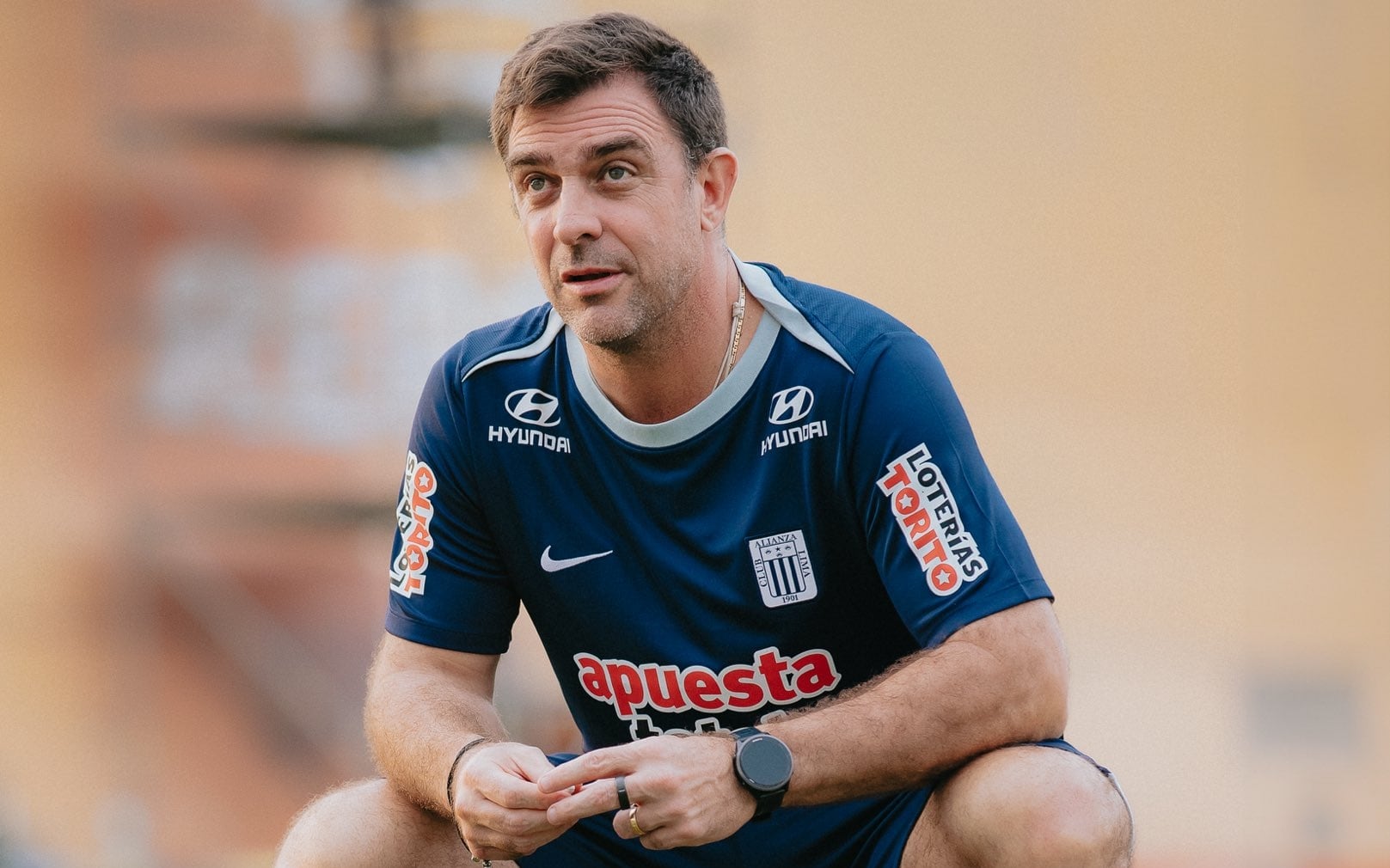 Pablo Guede cerró contrataciones este año con la llegada de Luis Advíncula. (Foto: Alianza Lima)