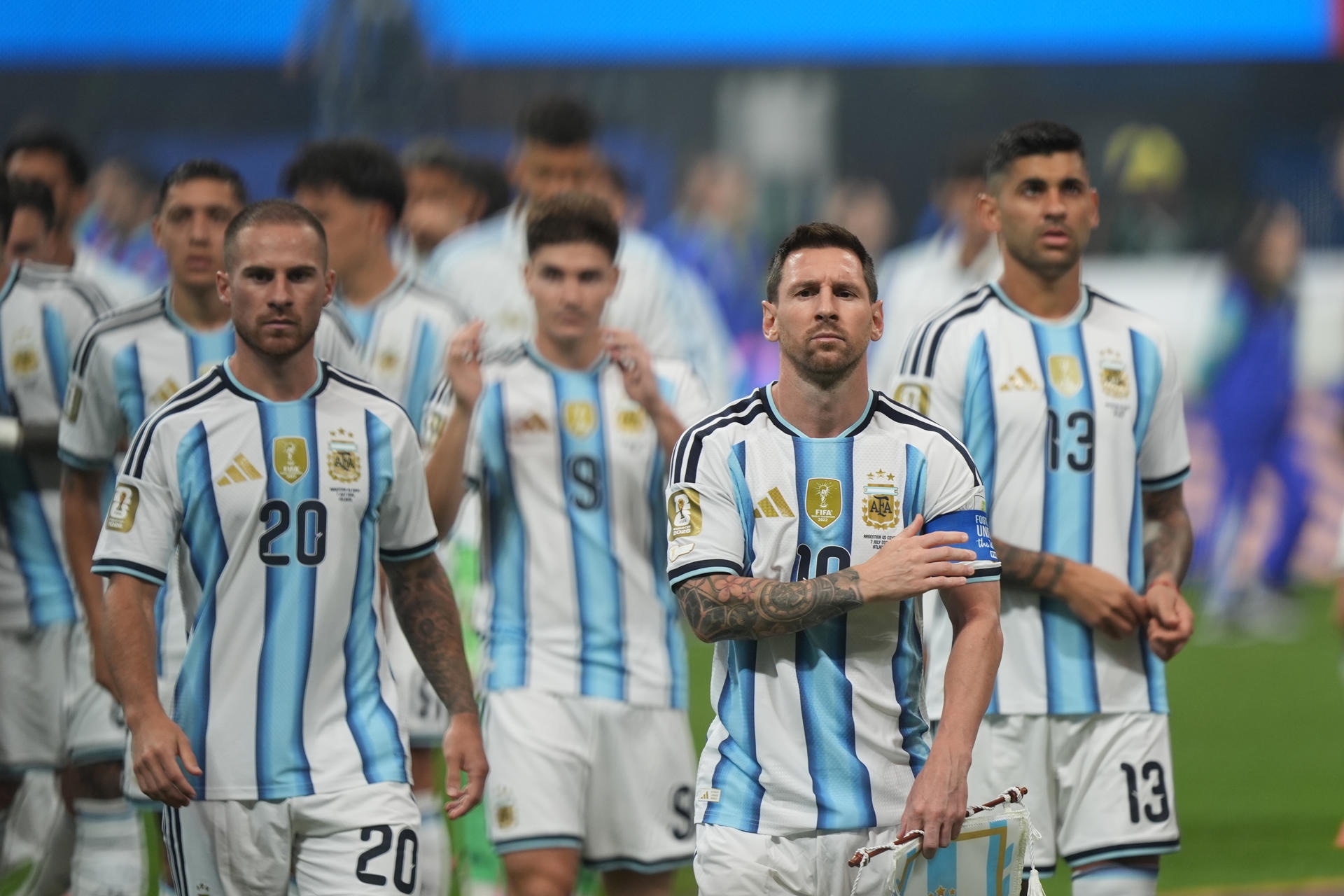 ¡Nadie lo esperaba! Milei sorprendió antes del Argentina vs. España (Foto: EFE)
