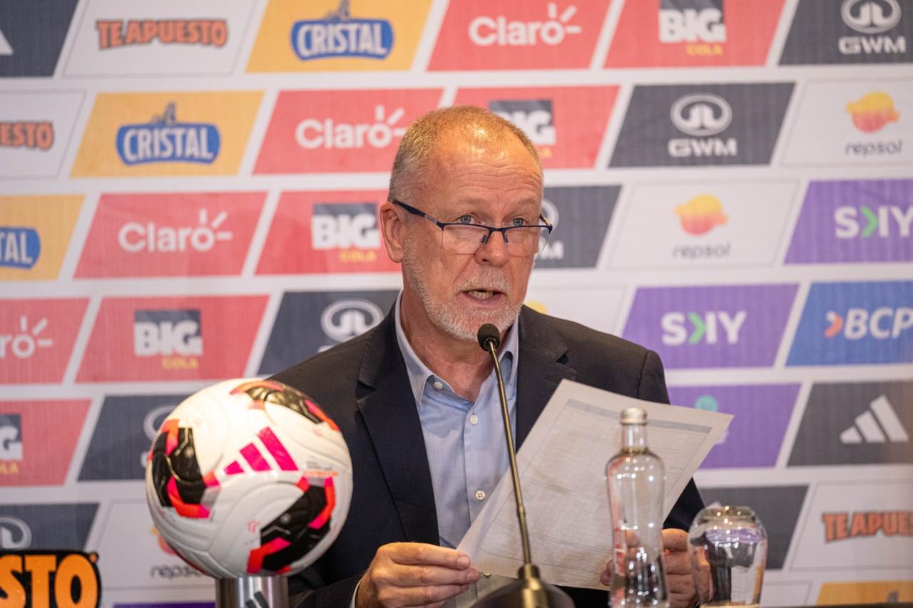 Mano Menezes dio su primera convocatoria de 25 futbolistas, que se redujo a 24 por la lesión de Renzo Garcés. (Foto: FPF)