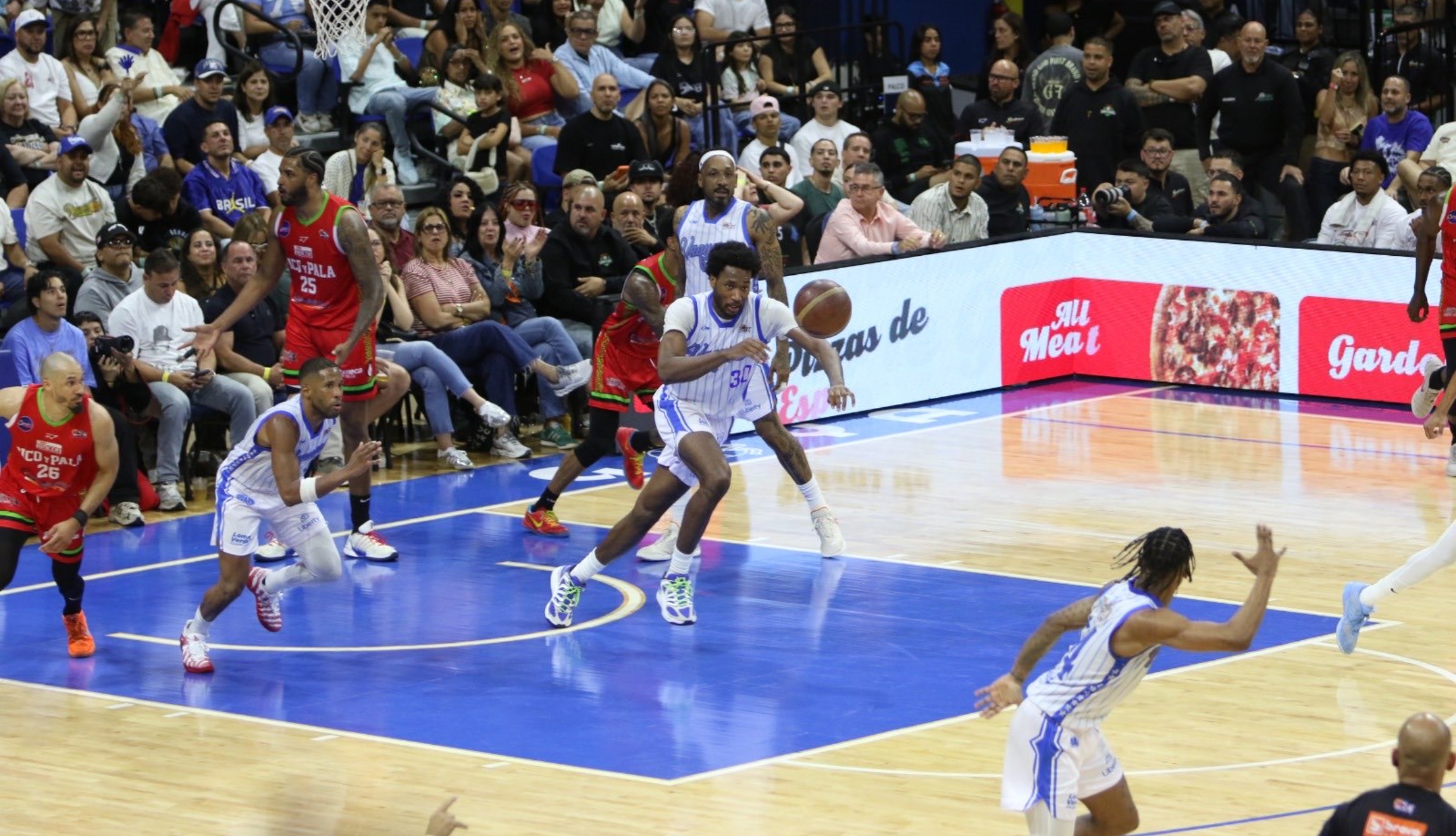 Consulta el resultado final y el marcador exacto del Juego 3 entre Vaqueros de Bayamón y Santeros de Aguada, por la BSN 2026. (Foto: @vaquerosbayamon)