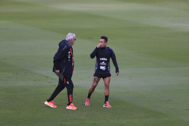 Selección Peruana entrenó en el estadio Monumental. (Foto: César Bueno / GEC)