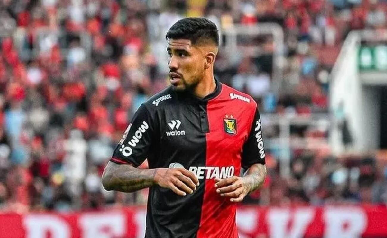 Paolo Reyna lleva 6 temporadas jugando por FBC Melgar, y hoy figura como opción para reforzar a Universitario desde el 2025 según Manuel Barreto. (Fuente: X Melgar)