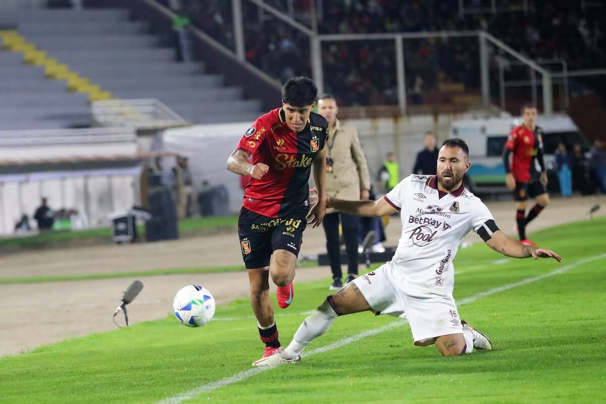 FBC Melgar superó a Deportes Tolima en el estadio de la Unsa, en Arequipa. Foto: GEC.