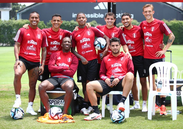 Entrenamiento de la selección peruana para enfrentar a Chile y Argentina.