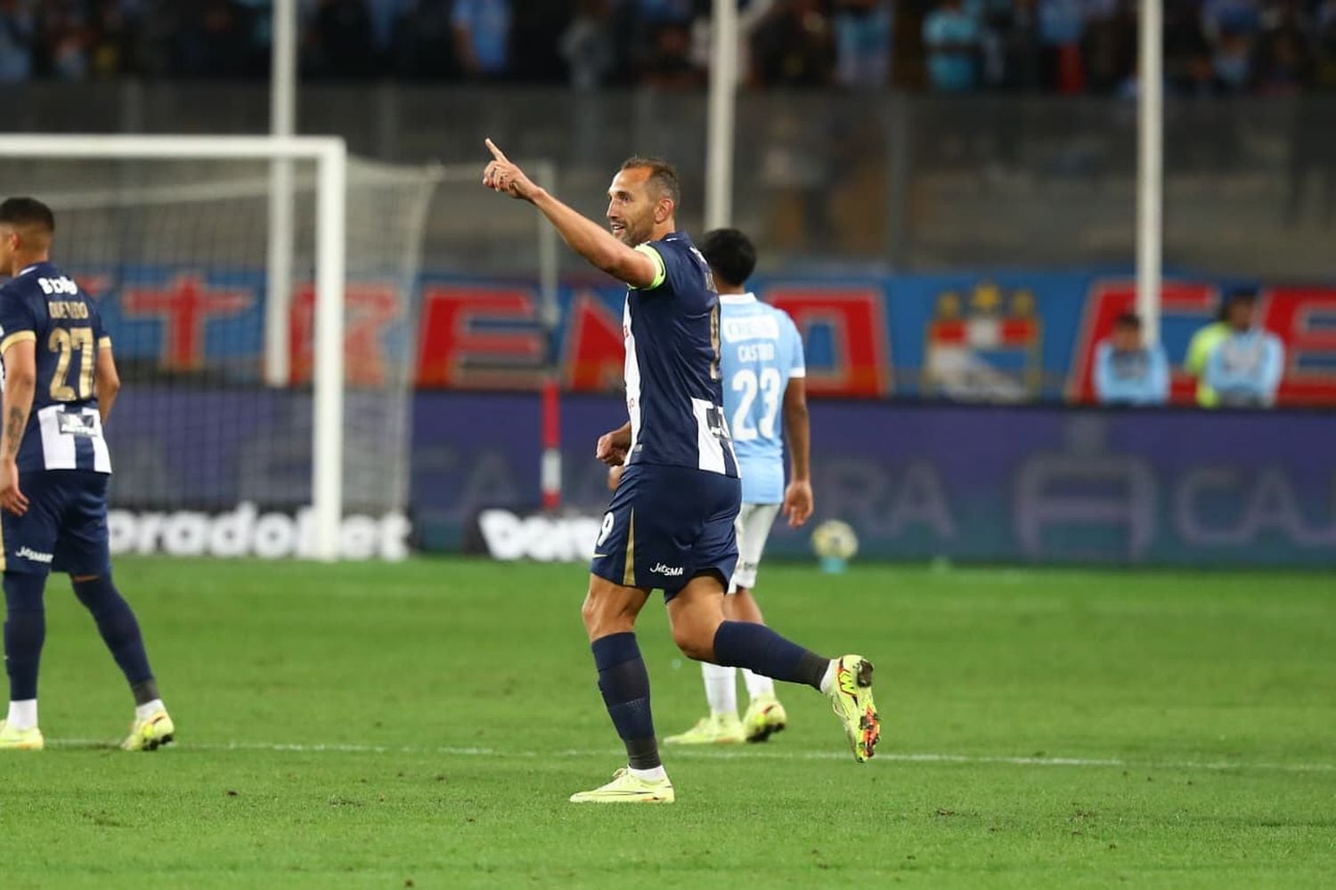 Hernán Barcos lleva 15 goles en el año y es el jugador más influyente de Alianza Lima en la Liga 1 con 9 goles y 4 asistencias. (Foto: Liga 1 Te Apuesto)