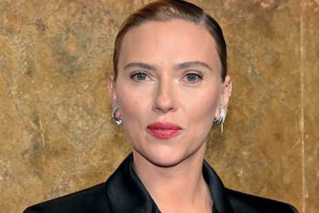 “Saturday Night Live”: así fue la parodia de la actriz Scarlett Johansson como Katie Britt