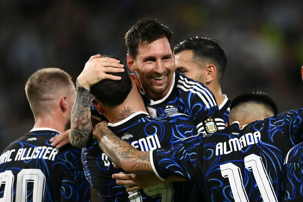 La vigente campeona del mundo presenta a varios considerados “fijos” con lesión y el estratega albiceleste tomó una decisión para la gira previa al torneo. (Foto: AFP)