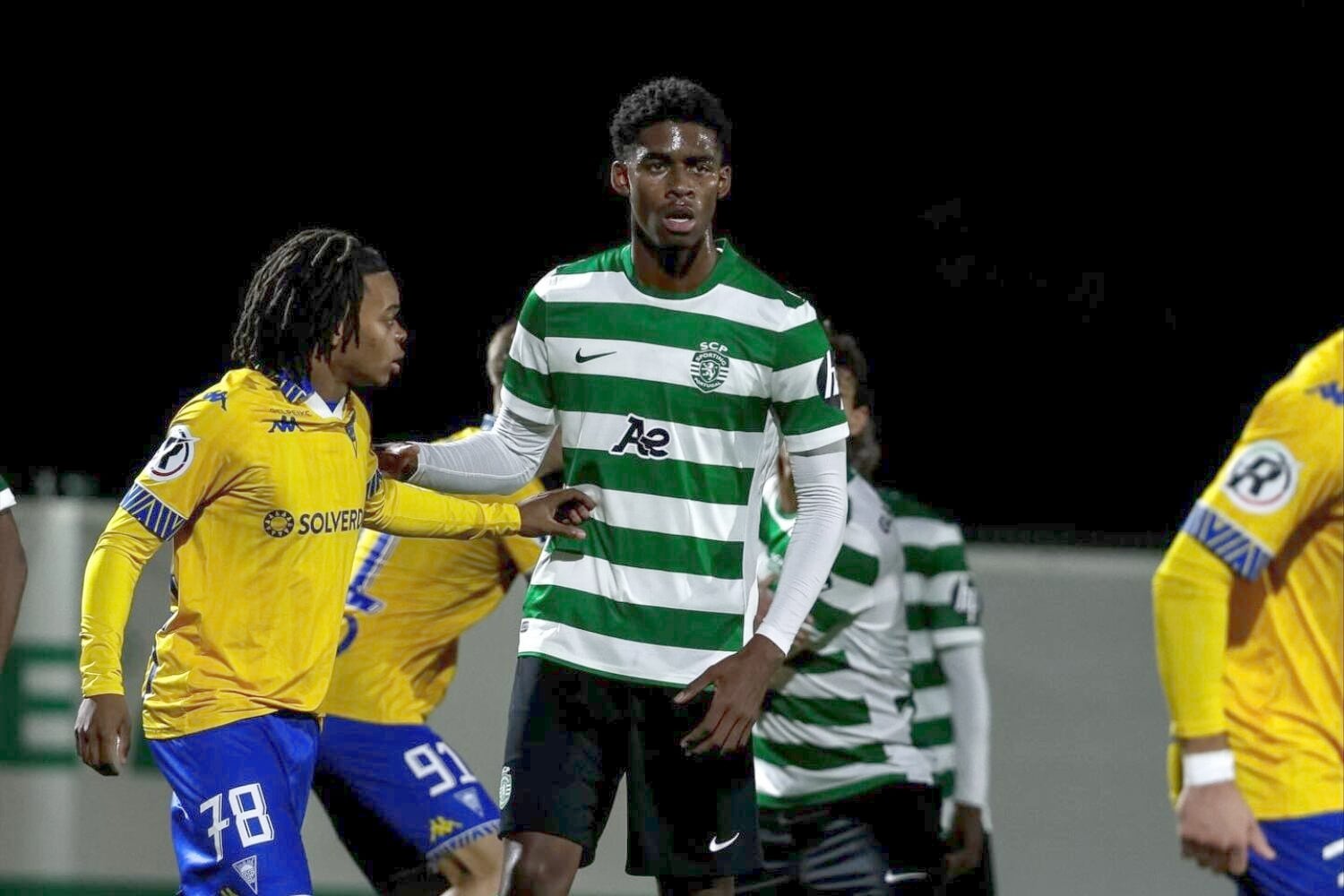 Víctor Guzmán juega en Sporting de Lisboa B en Portugal. (Foto: Sporting CP)