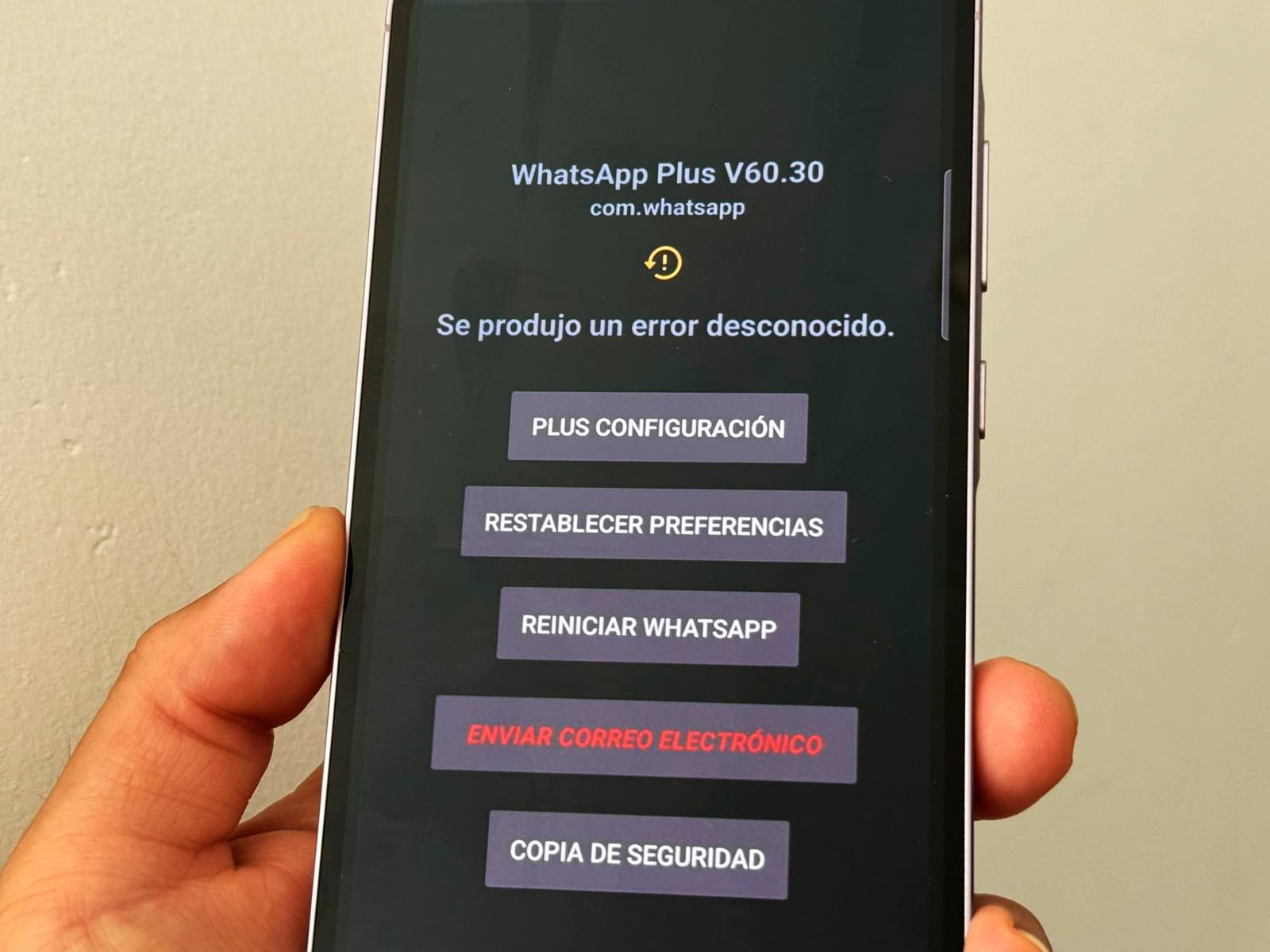 WHATSAPP | De esta manera aparecerá en caso no te dediques a borrar las apps extrañas de tu celular. (Foto: MAG - Rommel Yupanqui)