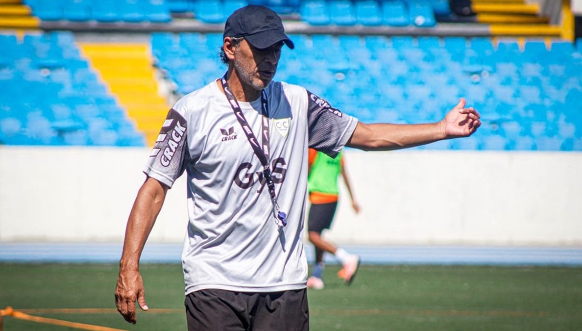 Juan Carlos Bazalar llegó a Comerciantes FC para la etapa de playoffs de la Liga 2. (Comerciantes FC)