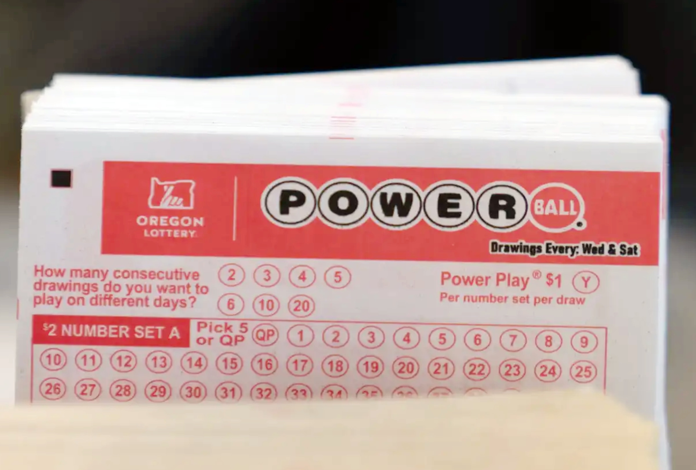 MIAMI, FLORIDA (UNITED STATES), 01/17/2026.- Looking for the Powerball winning numbers and jackpot for Jan. 17, 2026? Get updated results after the drawing, plus information on the 179 million dollar prize, Power Play and how to play. PHOTO BY JENNY KANE FOR AP