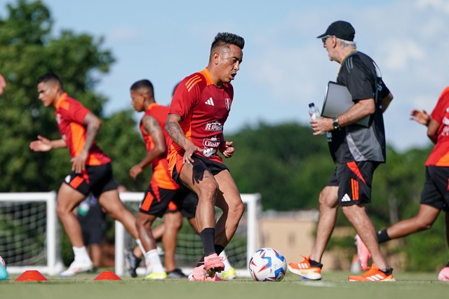 La Selección Peruana llevó a cabo su primer entrenamiento en Dallas antes de su debut en la Copa América 2024. (Foto: Bicolor).