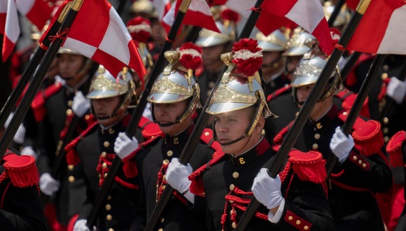 El Desfile Militar 2023 se realizó en la avenida Brasil este 29 de julio | Foto: AFP