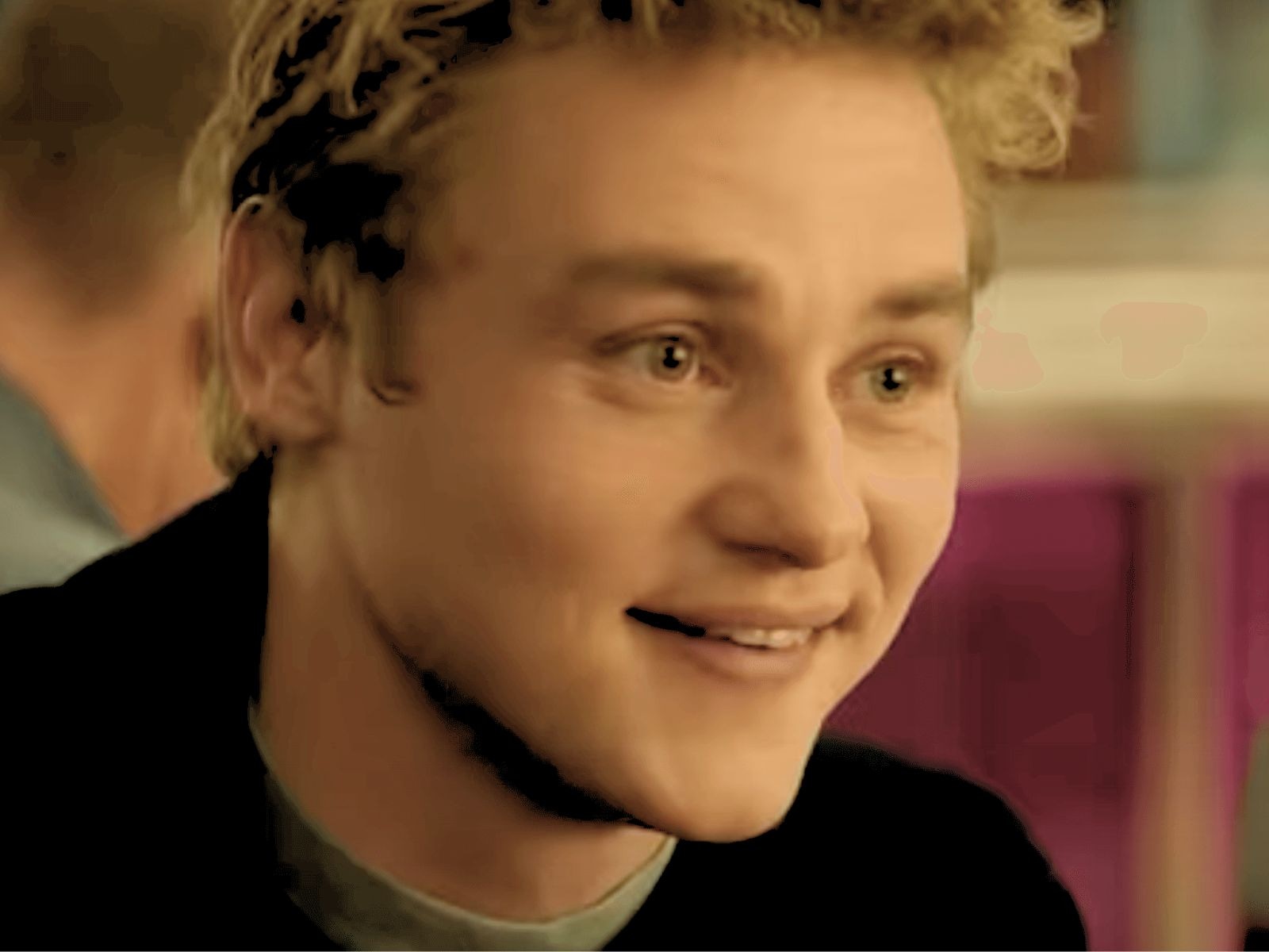 Ben Hardy interpreta a Oliver en la película “Love at First Sight” (Foto: Netflix)