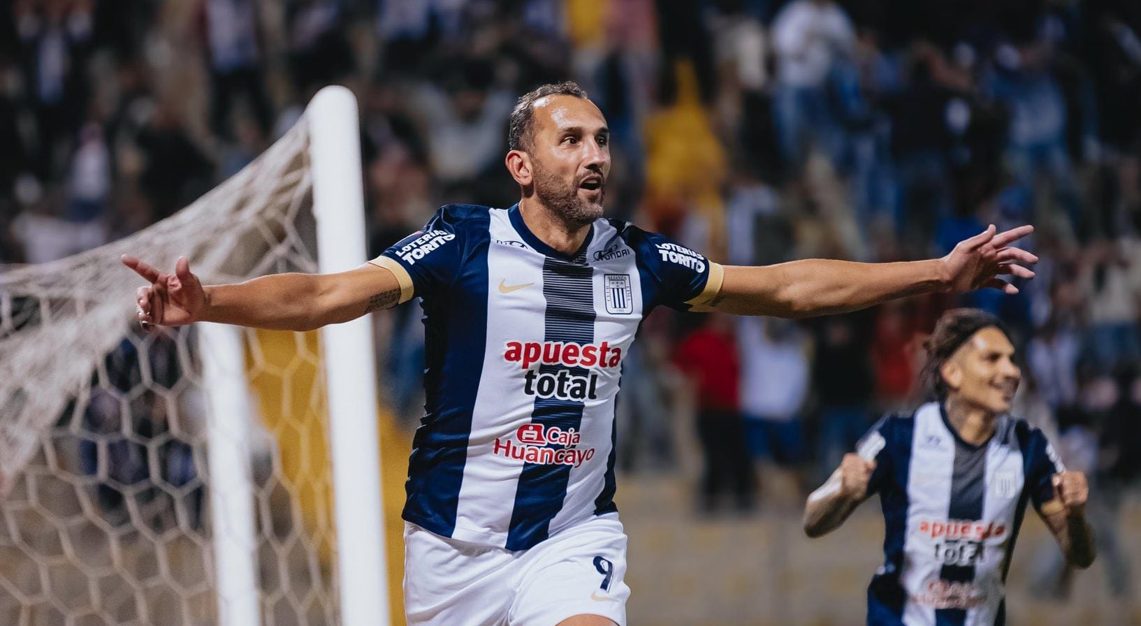 El ‘Pirata’ fue el autor del gol con el que Alianza Lima toma el primer lugar del Torneo Apertura.