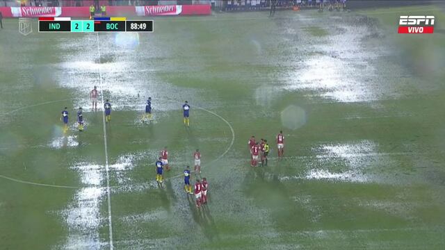 Por la lluvia: el árbitro detuvo el Boca vs. Independiente a falta de dos minutos para el final