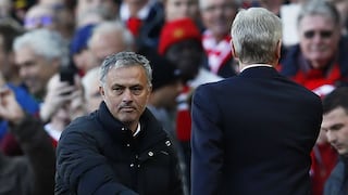 Mourinho y Arsene Wenger tuvieron frío saludo en el Manchester United-Arsenal