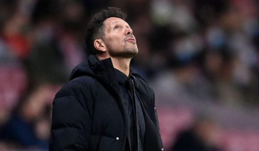 Diego Simeone se mostró disconforme con la decisión del árbitro sobre le penal de Julián Álvarez. (Foto: Getty Images)