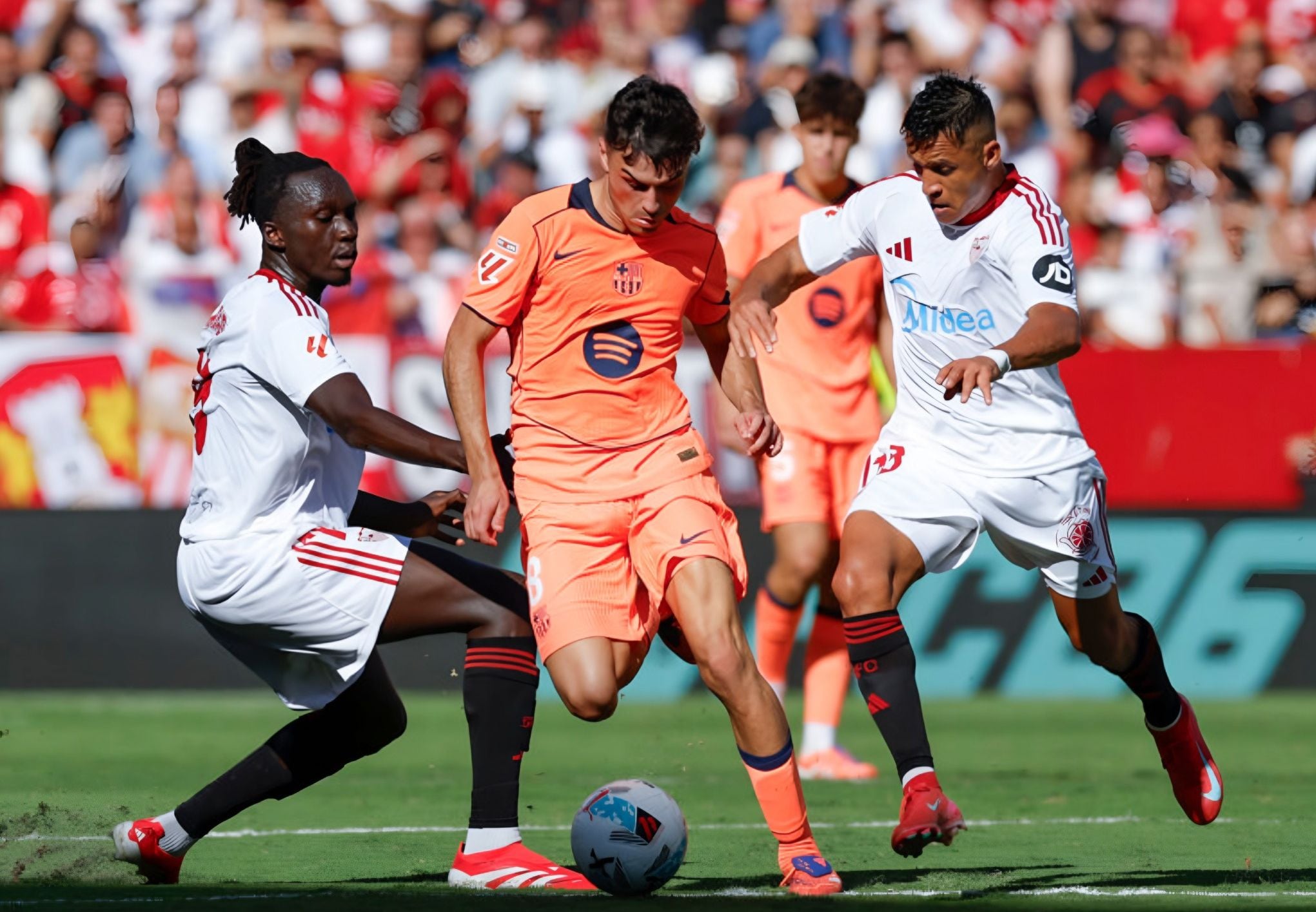 Sevilla goleó 4-1 a Barcelona en el último partido entre ambos por LaLiga.
