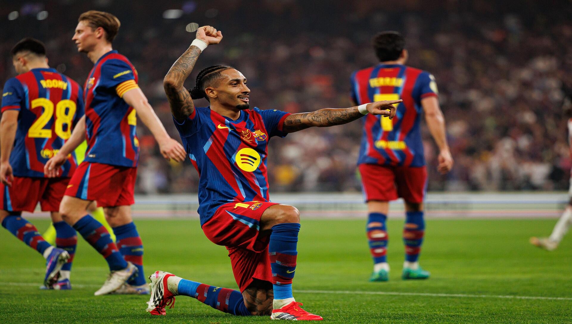 Raphinha viene de marcar doblete y quiere seguir aportando goles en la gran final Barcelona vs Real Madrid (Crédito: Alamy Stock Photo).