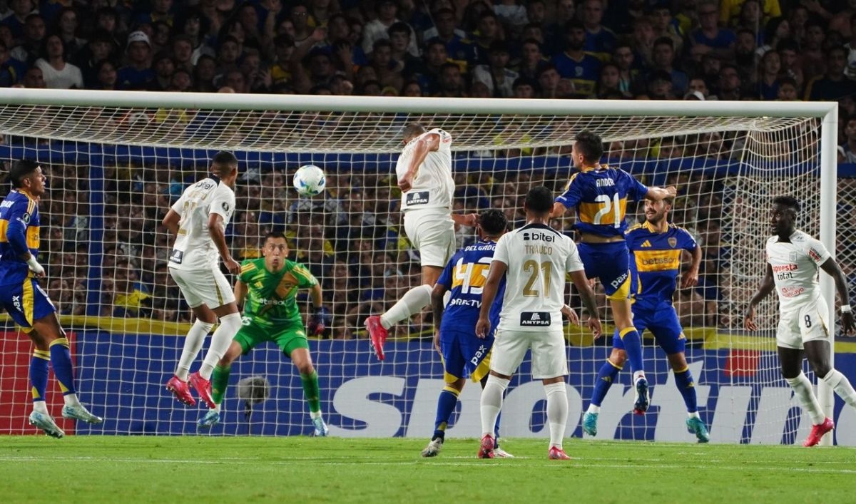 Alianza Lima vs. Boca Juniors por la vuelta de la Fase 2 de la Copa Libertadores 2025. (Foto: Olé)