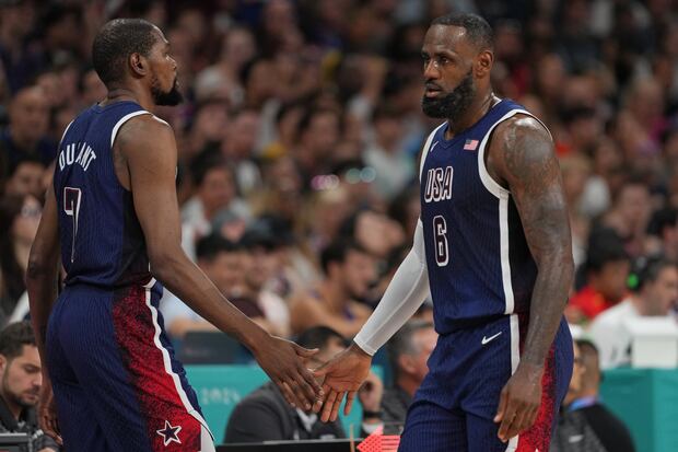 Kevin Durant y LeBron James lideraron al Dream Team en su primera victoria en los Estados Unidos. (
USA Basketball)