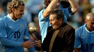 ¡Orgullo 'charrúa'! Este uruguayo fue elegido como el mejor jugador de la historia de los Mundiales
