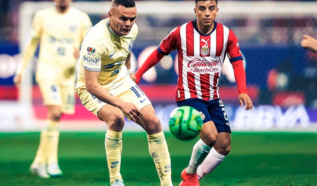 América vs. Chivas se enfrentan una vez mas en el Estadio Azteca.