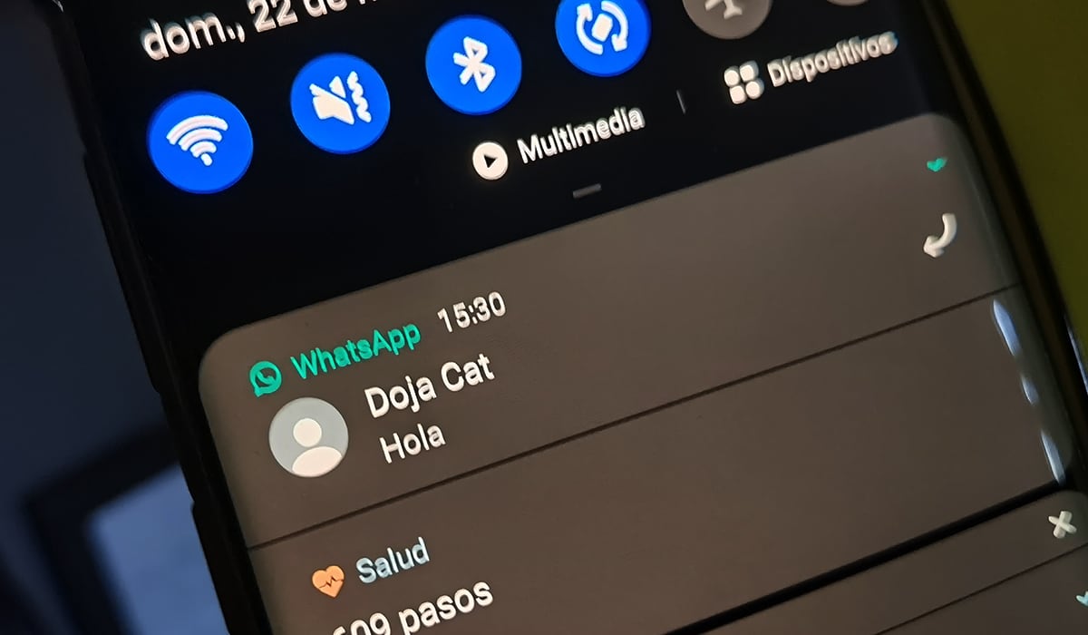 Para poder responder un mensaje sin necesidad de entrar a WhatsApp simplemente pulsa la flecha al lado del texto. (Foto: MAG)