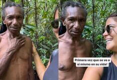 Abuelo de tribu caníbal se sorprende al ver su rostro por primera vez