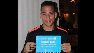 Cristian Benavente muestra tarjeta azul: el mensaje en la previa del partido