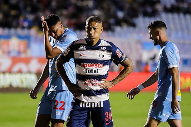 Paolo Guerrero es duda para enfrentar a Sporting Cristal. (Foto: Getty Images)