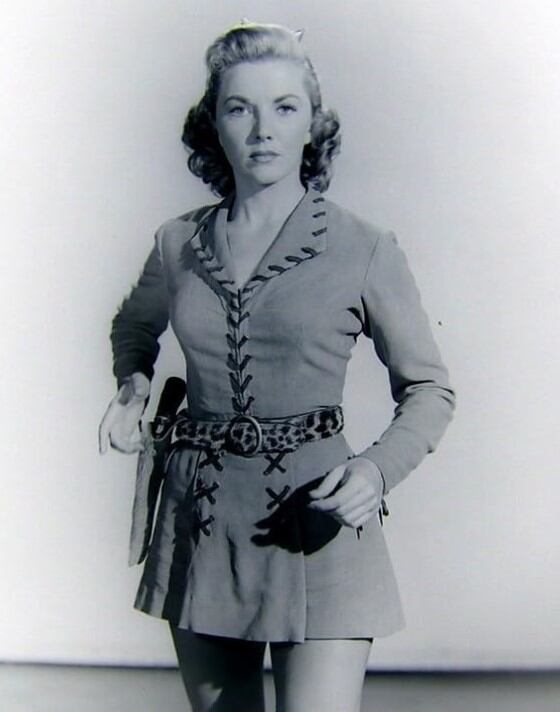 Phyllis Coates en "Panther Girl of the Kongo" (Foto: Republic Pictures)