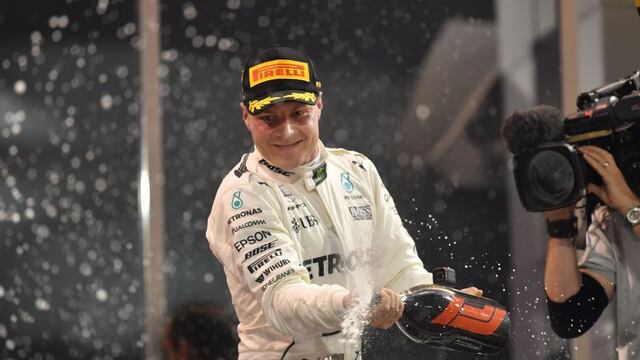 Festejo de fin de año: Valtteri Botas ganó el último GP de la temporada en Abu Dhabi