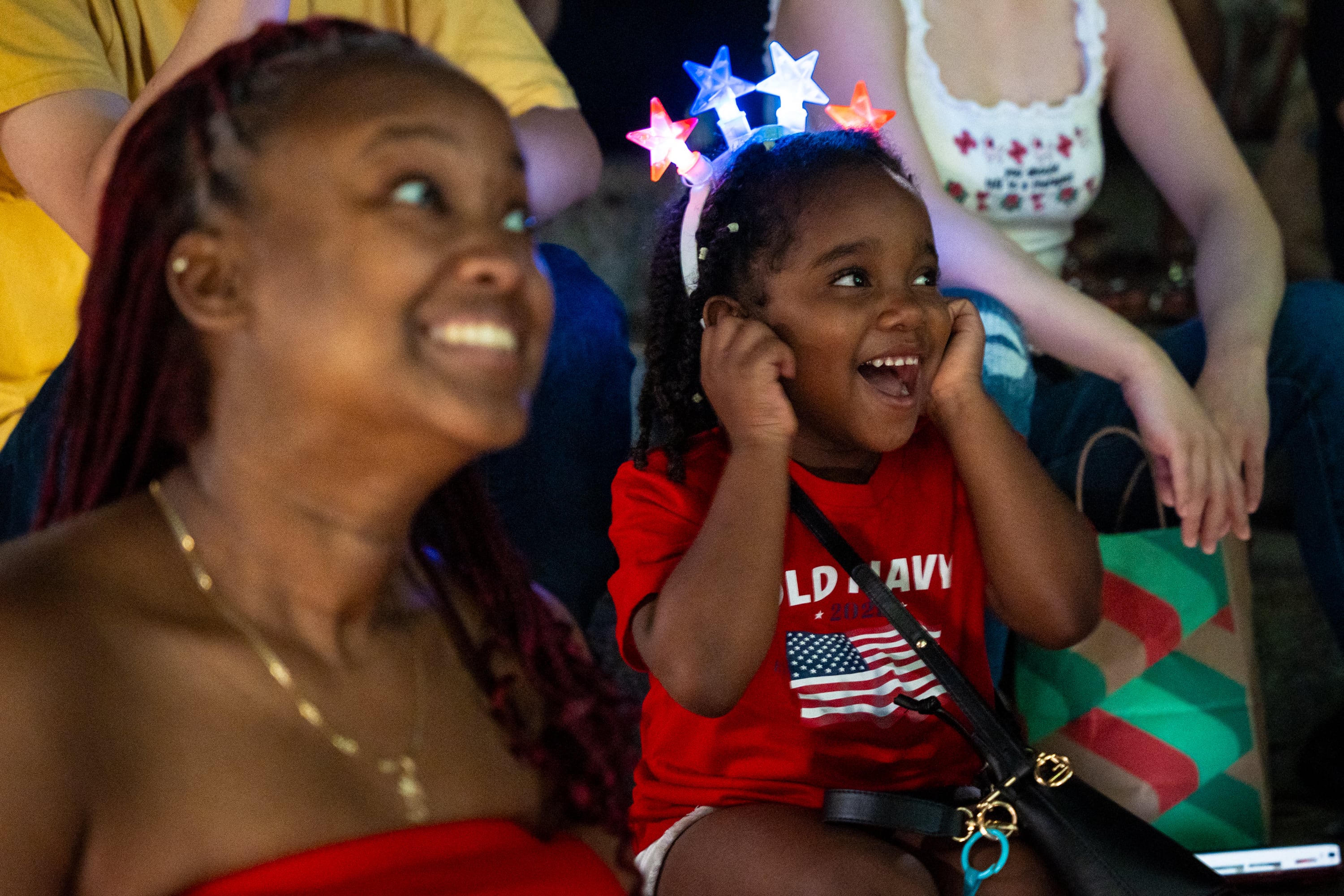 Espectadores del Show de Fuegos Artificiales del 4 de Julio de Macy's (Foto: AFP)