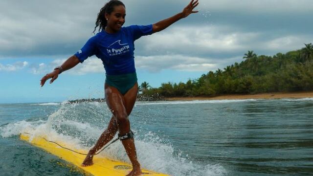 ¡La reina del mar! María Fernanda Reyes se alzó con el primer lugar en torneo de longboard en Puerto Rico