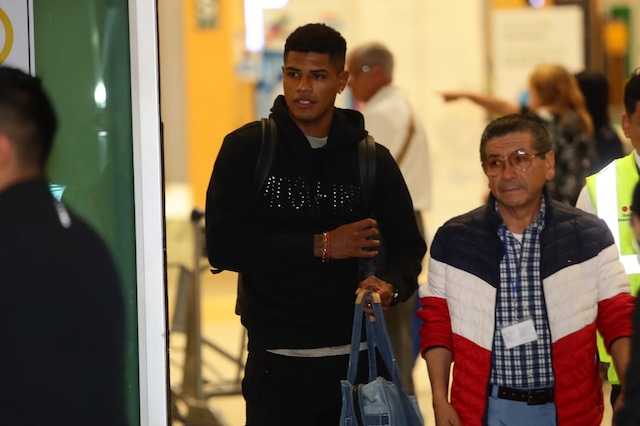 Wilder Cartagena arribó a la capital del país para unirse a la Selección Peruana. (Foto: Jesús Saucedo / @photo.gec)