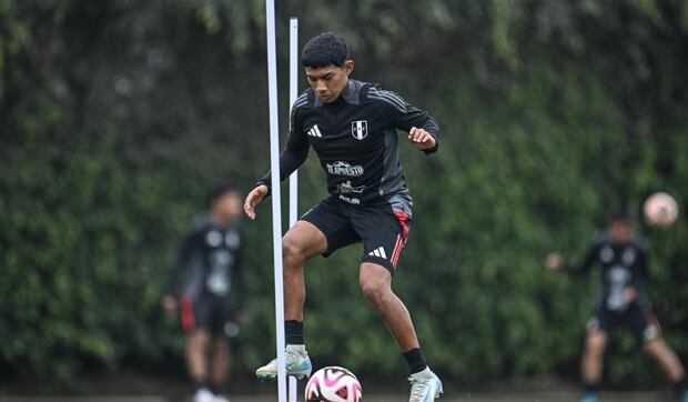 Maxloren está entrenando con la Bicolor con miras a los partidos ante Colombia y Ecuador. (Foto: Bicolor)