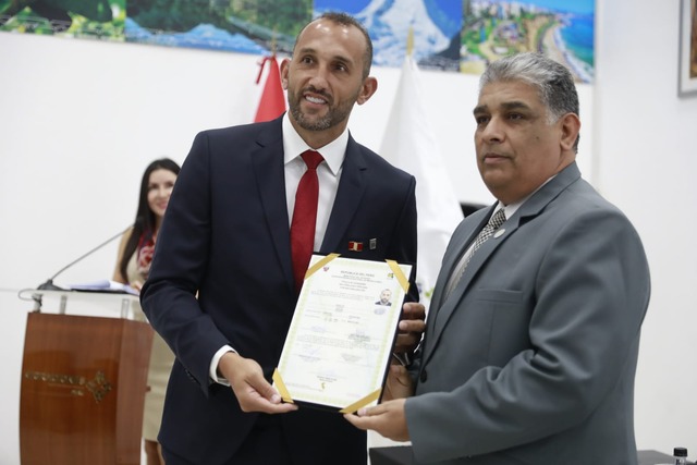 Hernán Barcos juramentó como peruano. (Foto: Julio Reaño / GEC)