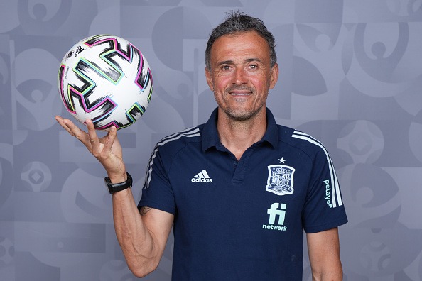 Luis Enrique no se sienta en un banquillo desde la eliminación de España en el Mundial 2022. (Foto: Getty Images)