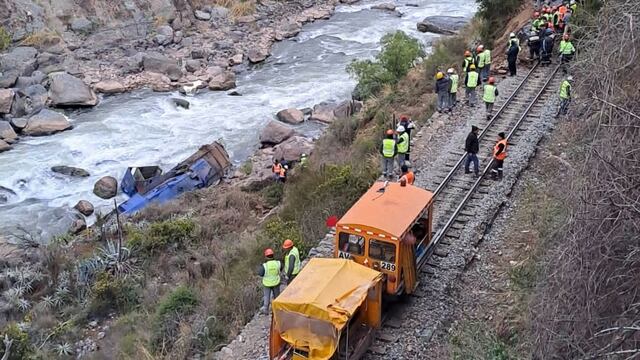 ¿Qué ocurrió con el tren de carga que iba por la ruta Machu Picchu-Ollantaytambo?