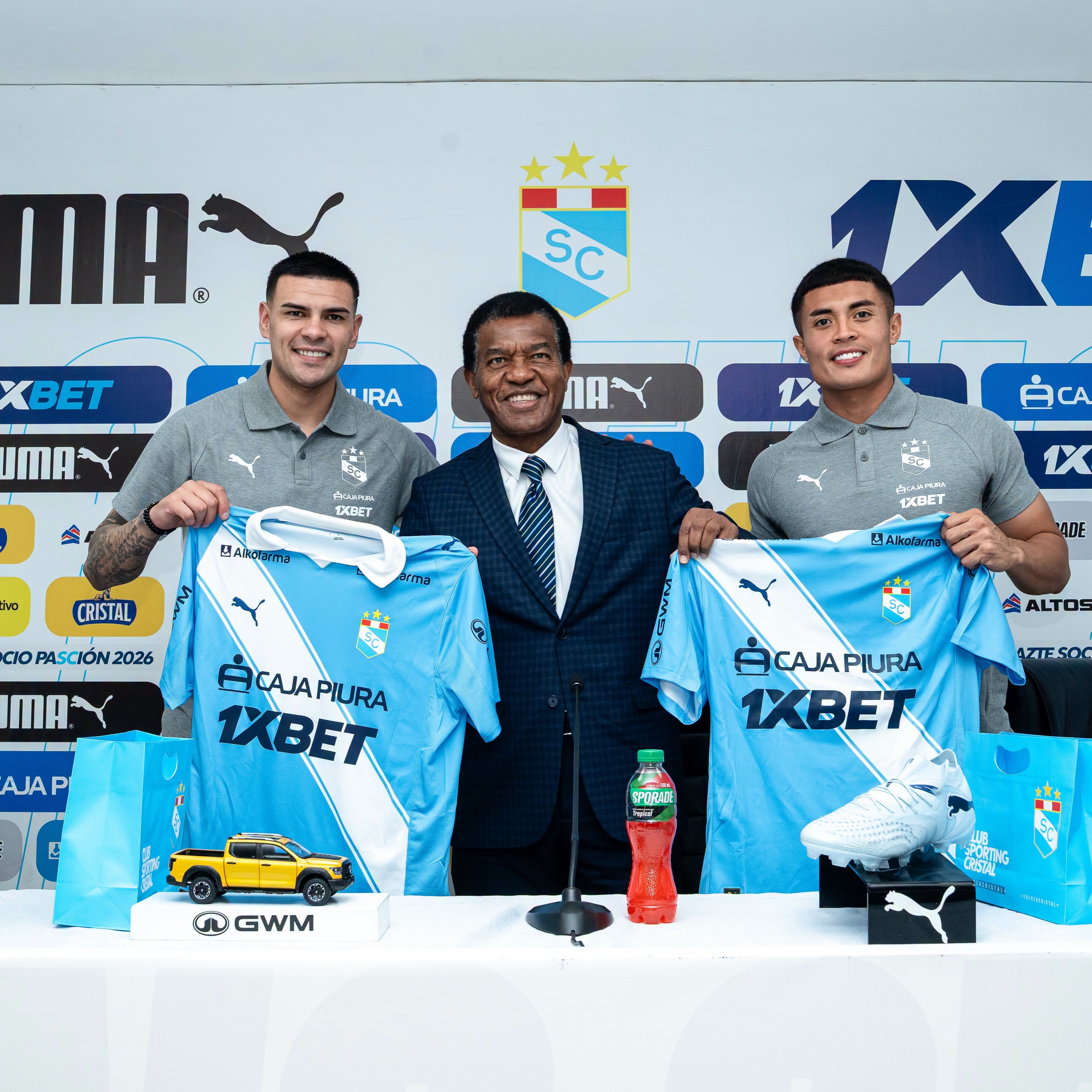 Agustín Álvarez fue presentado junto al defensor Anderson Villacorta. (Foto: Sporting Cristal)