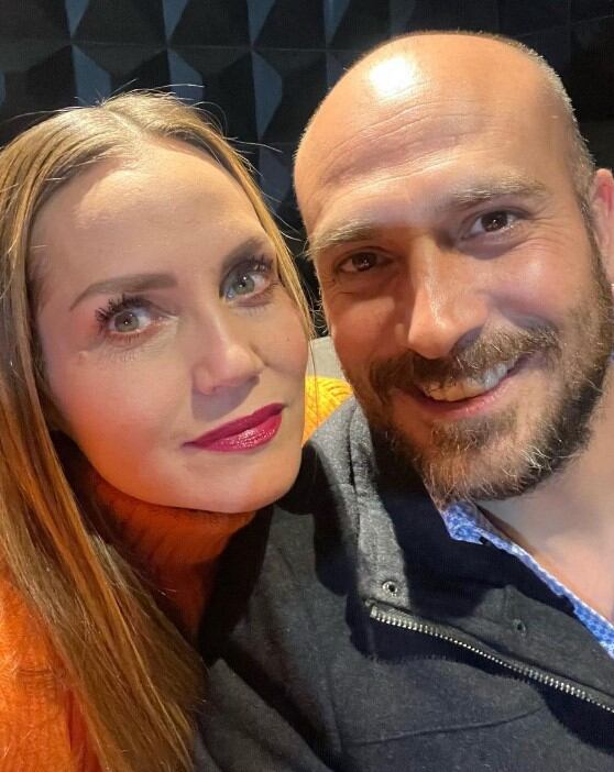 Larisa Mendizabal junto a Augusto Bravo (Foto: Larisa Mendizabal/Instagram)