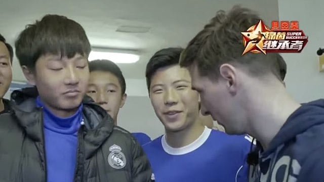 Lionel Messi: niño chino no quiso saludarlo por ser hincha del Real Madrid