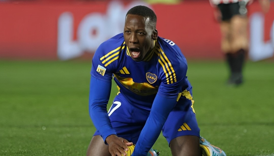 Luis Advíncula será baja en Boca Juniors por molestias en el tendón de Aquiles. (Foto: Getty Images)