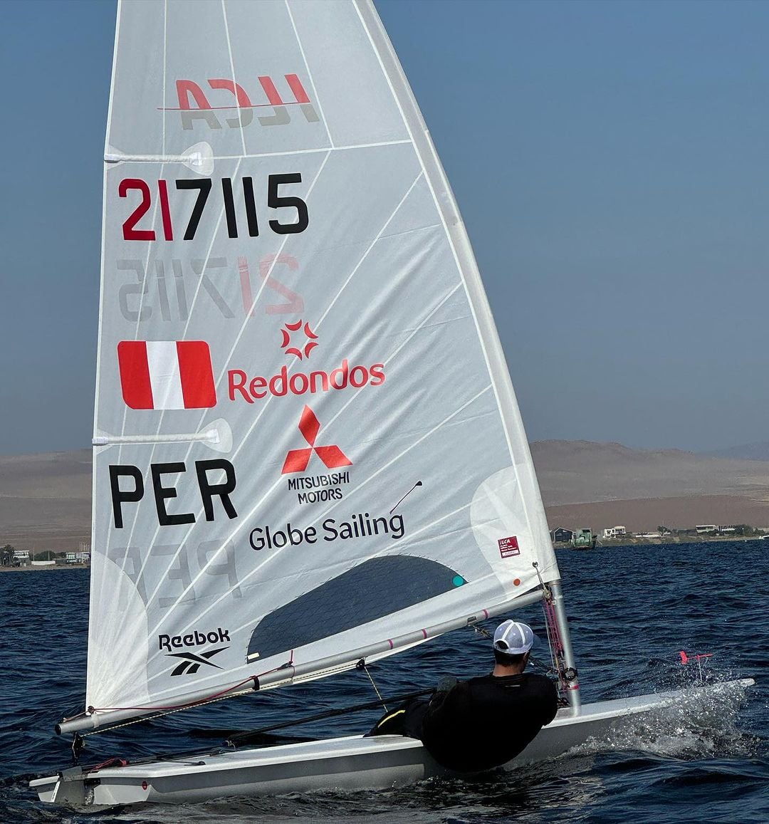 Los auspiciadores en el bote de Stefano Peschiera. (Foto: IG de Peschiera)