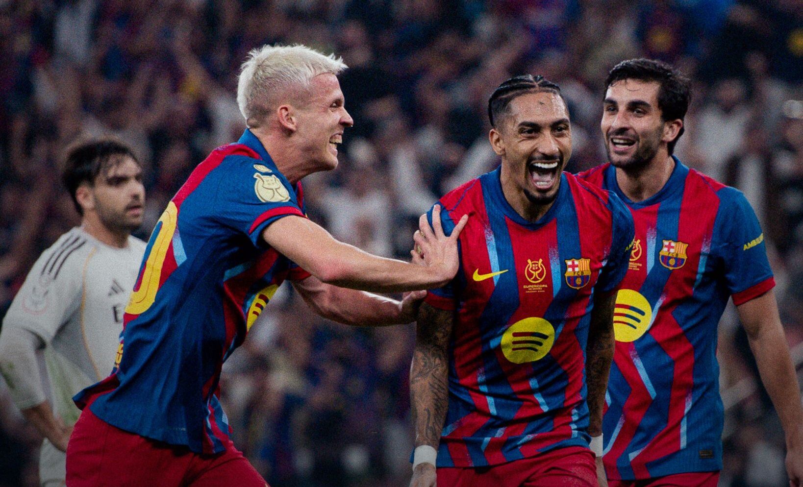 Raphinha fue la gran figura del partido con doblete para el triunfo de Barcelona.