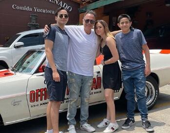 La hija de Nicandro Díaz junto a Nicandro Díaz Jr y su hermano Sebastián (Foto: Nicandro Díaz / Instagram)
