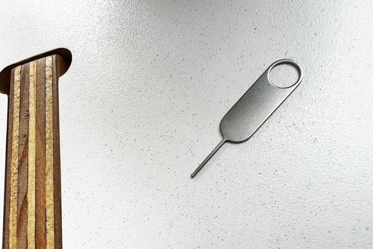 Muchas personas no ponen el pin para retirar la NanoSIM en sus llaveros. (Foto: MAG)